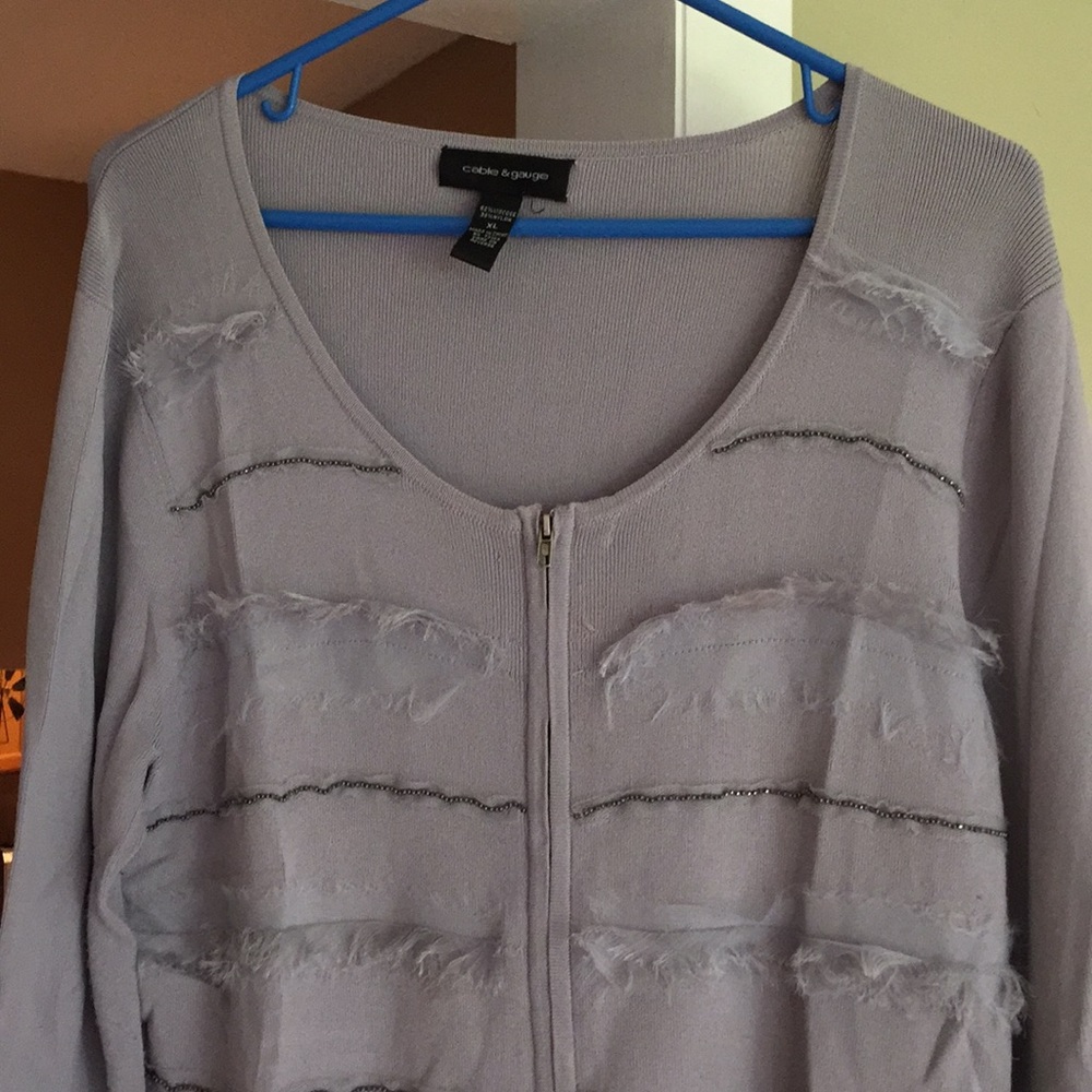 Like New Gray Ladies Sweater Size XL
